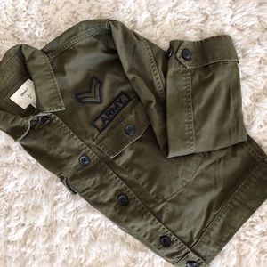 CROPPED OLIVE GREEN ARMY JACKET